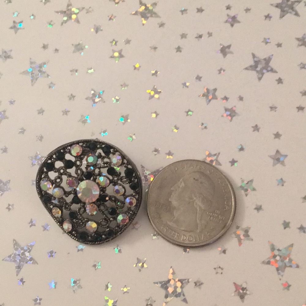 Glam dazzle earrings - Picture 6 of 6